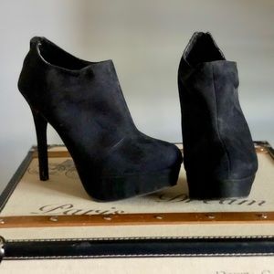 Women’s black booties (heels/pumps)